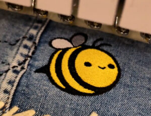 Besticken von Jeans-Stoffen